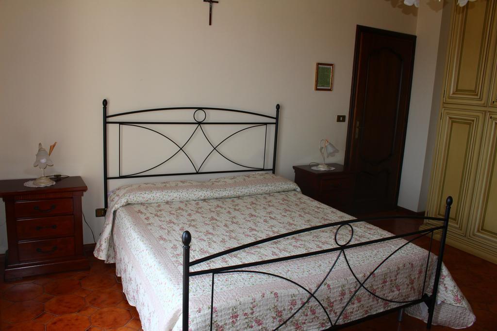 Apartament House In Caramagna Imperia Pokój zdjęcie